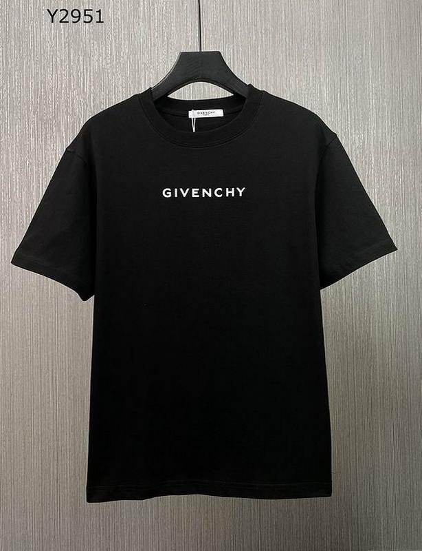 GIVENCHY Men's T-shirts 300